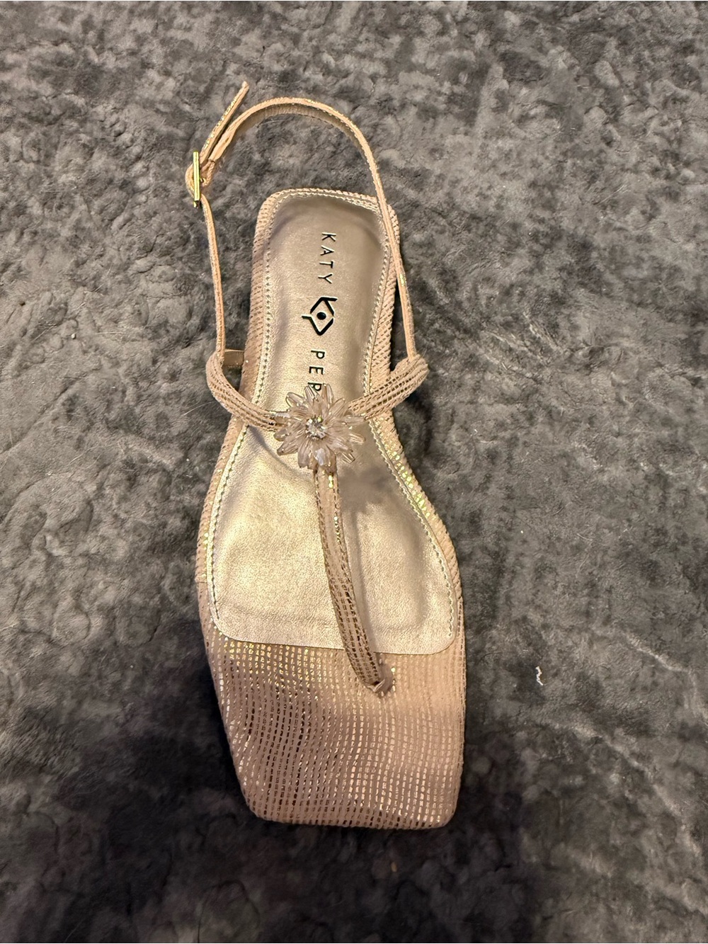 THE CHECKED IN SLIDE CRUSHED METALLIC
CHAMPAGNE - Picture 6 of 8